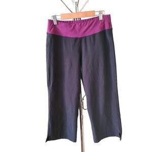 Nike crop wide leg yoga pants black and fuchsia small